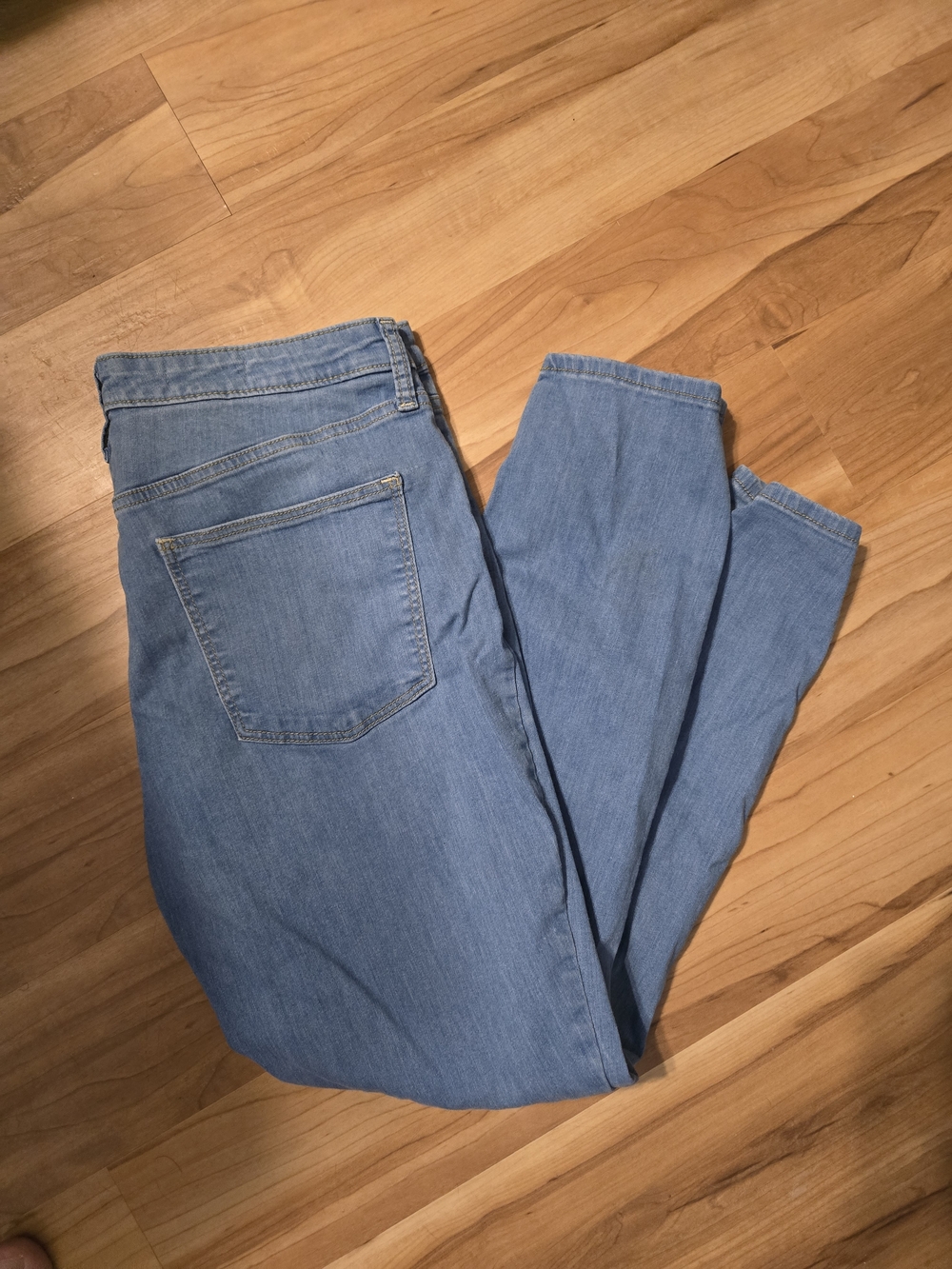 Universal Thread Light Blue Straight Leg Jeans